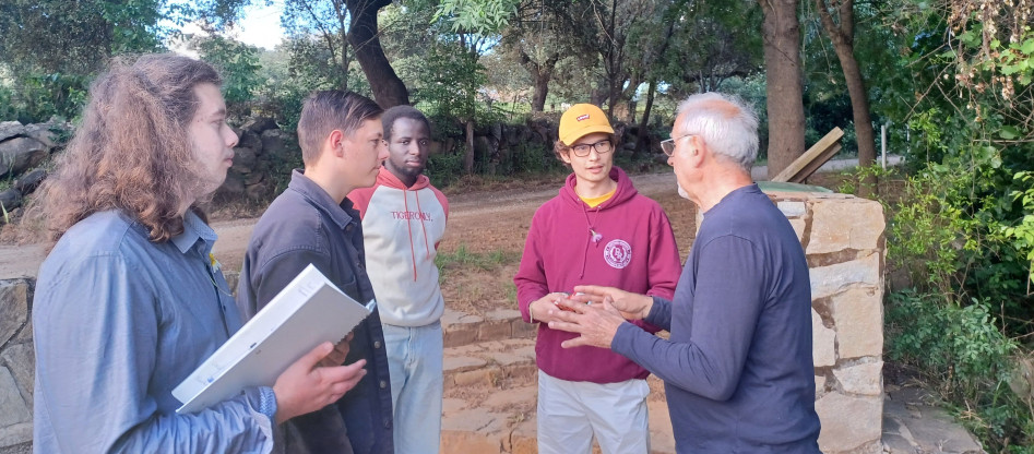 Jose Antonio Domínguez Jara muestra la cultura del agua a los estudiantes de la Universidad de Poitiers